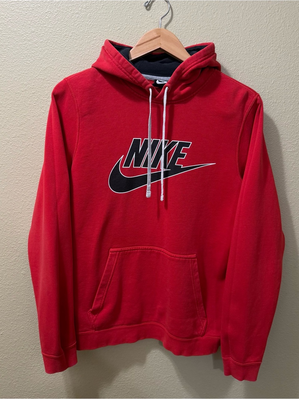 Men’s Small Nike Red & Black Swoosh Logo Pullover Hoodie w/ Pockets